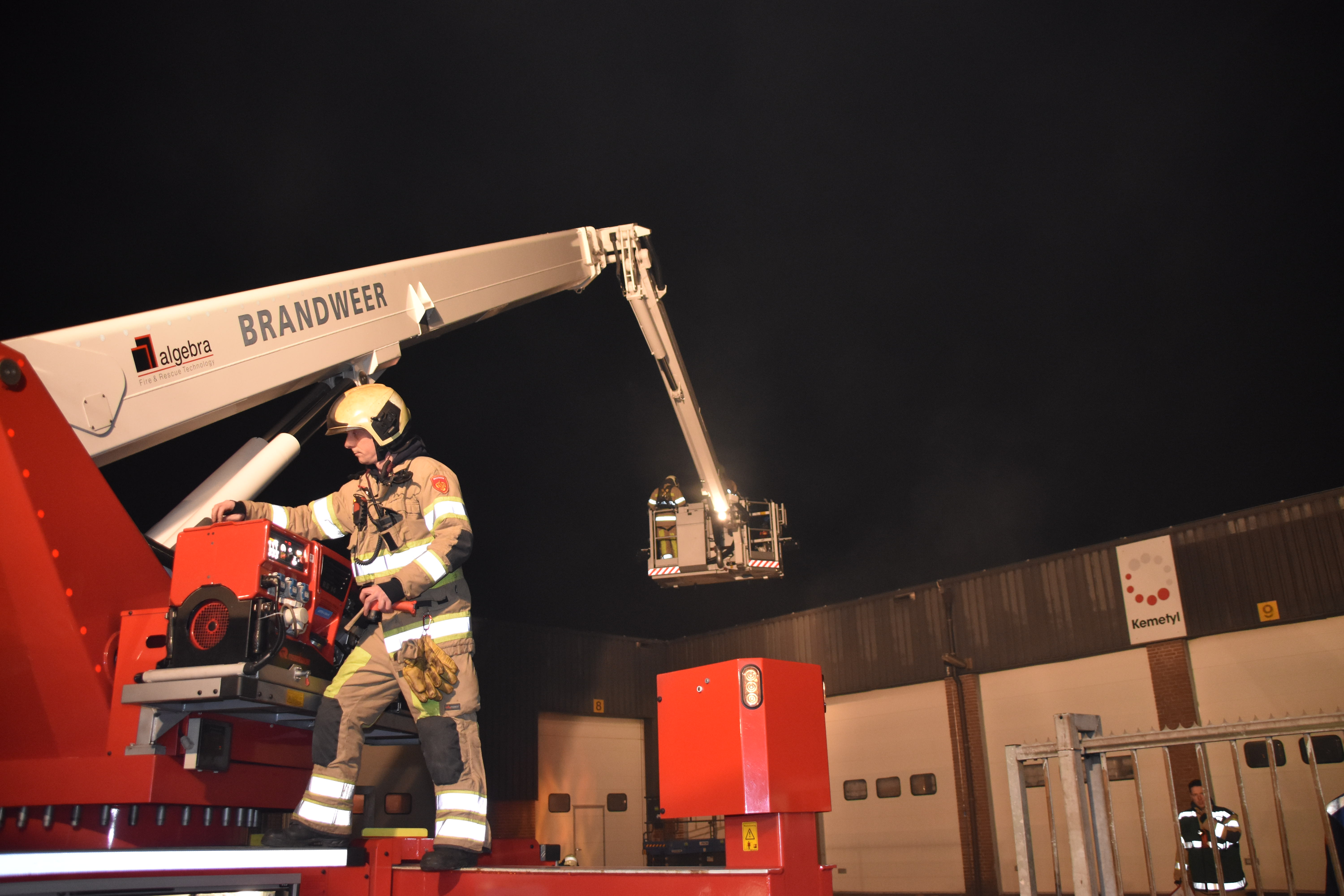 Gecompliceerde brandweer- en BHV-oefening bij Kemetyl