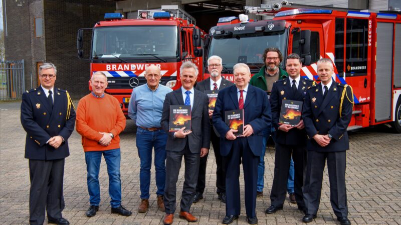 Burgemeester: graag tweede en derde druk brandweerboek