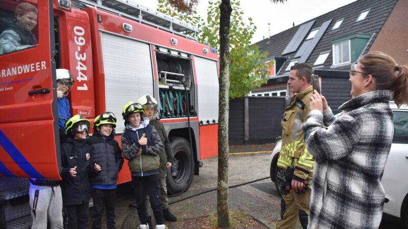 Brandweer bezoekt vijf scholen
