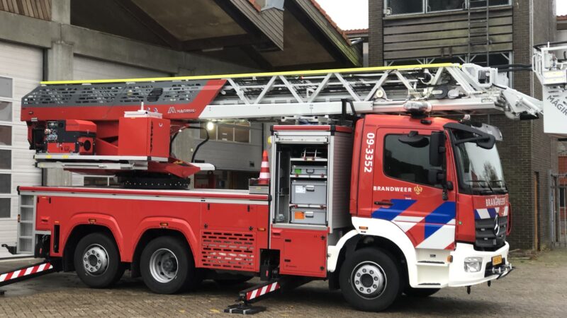 Nieuwe ladderwagen voor brandweer Soest