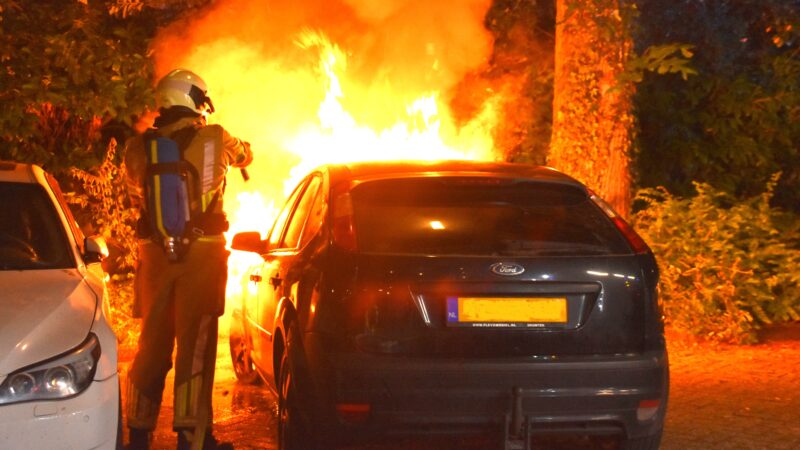 Auto uitgebrand op parkeerplaats in Soest