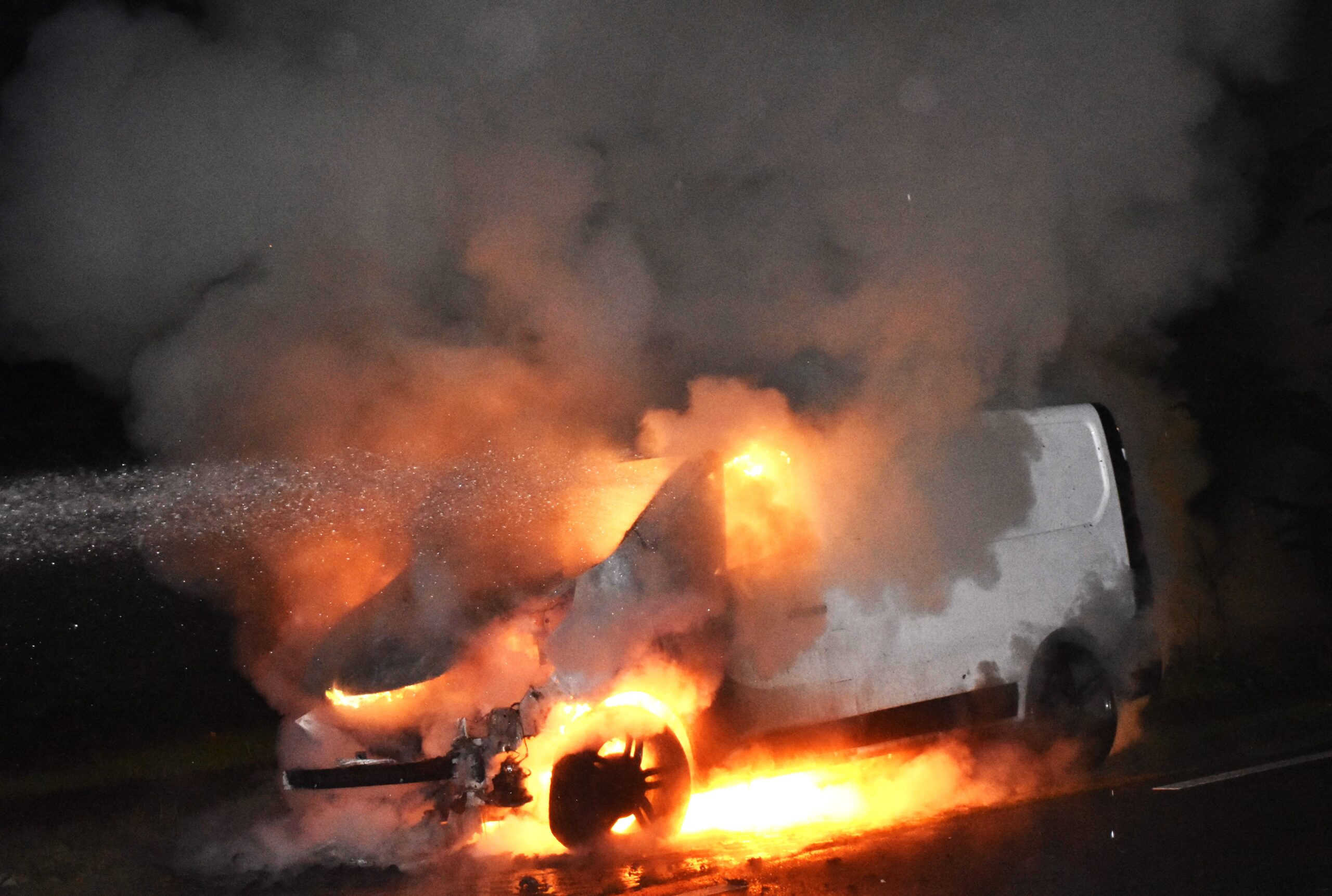 Cabine bestelbus uitgebrand op Biltseweg