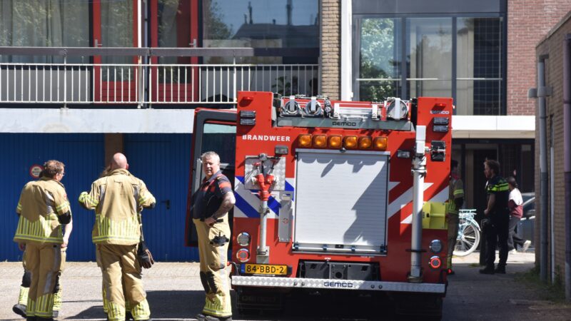 Deur op slot, brandweer herenigt moeder en kinderen