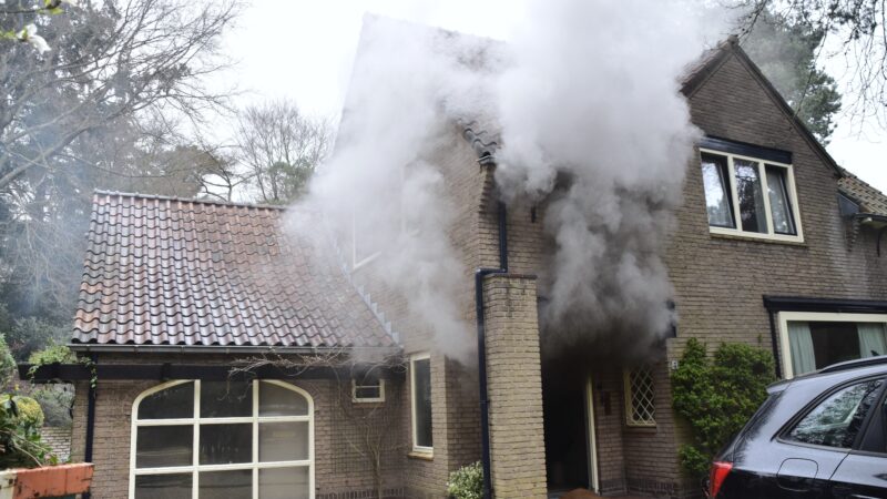 Veel schade in woning door brand  in meterkast