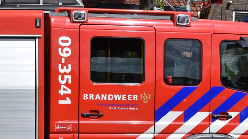 Brandweer maakt beknelde vingers kindje los