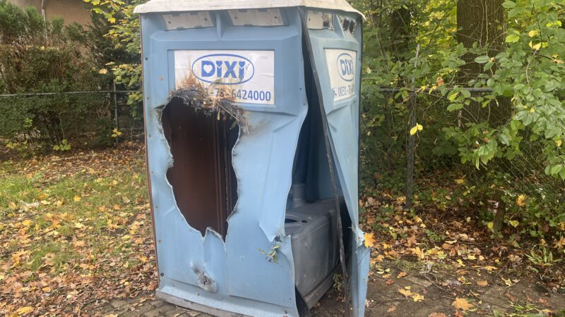 Dixi in brand gestoken