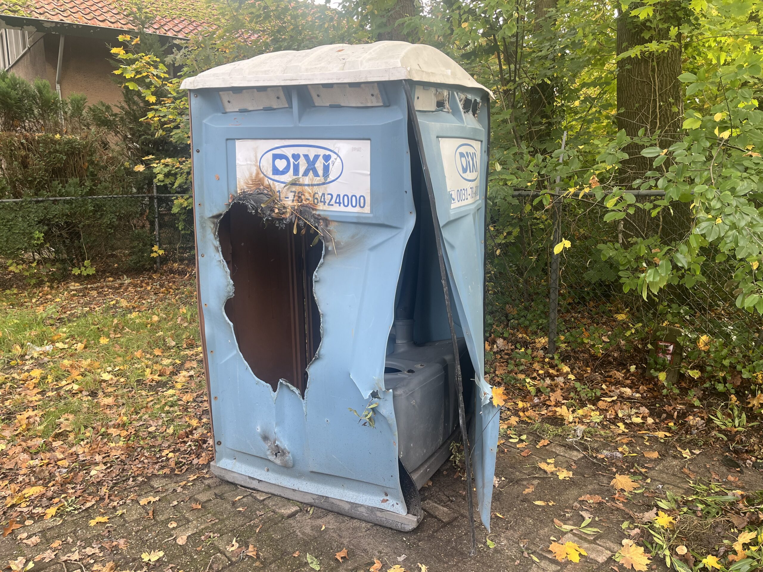 Dixi in brand gestoken
